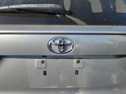 Used 2020 Toyota RAV4 XLE image 21