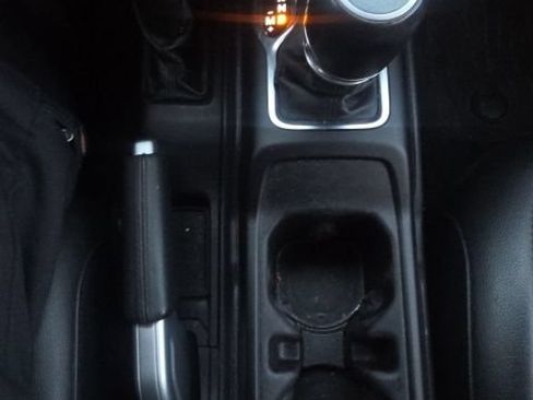 Used 2022 Jeep Wrangler Unlimited Sahara AWD/4WD image 34