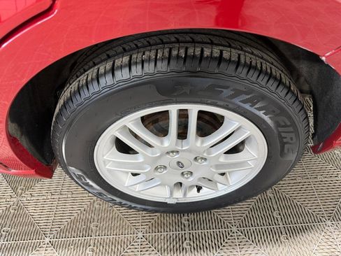 Used 2010 Ford Focus SE image 19