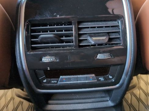 Certified 2024 BMW X7 xDrive40i w/ M Sport Package image 24