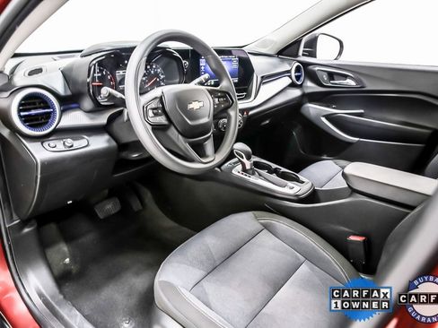 Used 2025 Chevrolet Trax LS w/ LS Convenience Package image 28