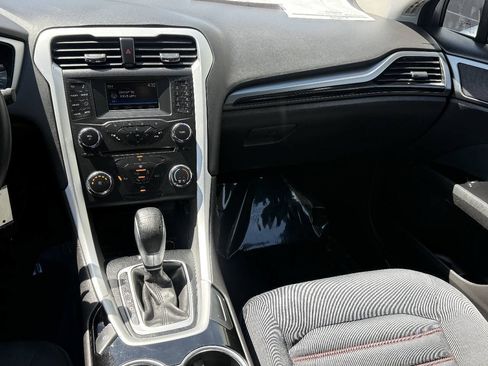 Used 2015 Ford Fusion SE w/ Equipment Group 201A FWD image 8
