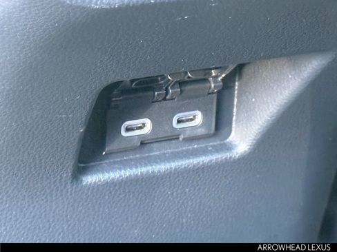 Used 2024 Toyota Venza Limited image 34