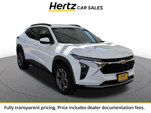 Used 2025 Chevrolet Trax LT FWD image 1