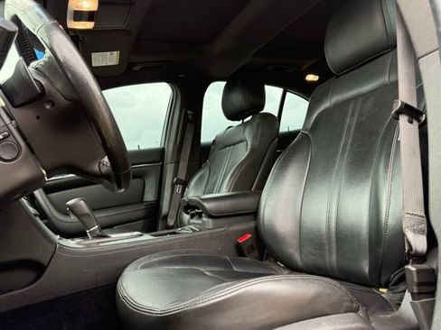 Used 2013 Lincoln MKS image 13