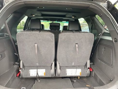 Used 2015 Ford Explorer XLT w/ Equipment Group 202B AWD/4WD image 19