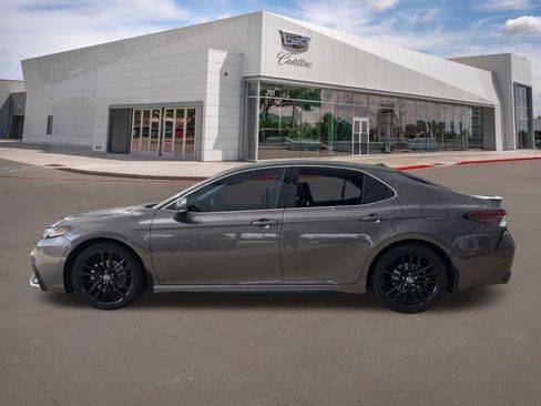 Used 2023 Toyota Camry XSE FWD image 3
