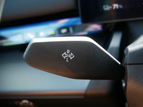 Used 2024 BMW i5 eDrive40i w/ Premium Package image 21