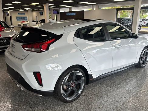 Used 2019 Hyundai Veloster Turbo FWD image 7