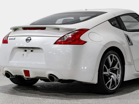 Used 2013 Nissan 370Z Touring w/ Sport Pkg RWD image 12