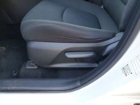 Used 2024 Toyota RAV4 LE AWD/4WD image 18
