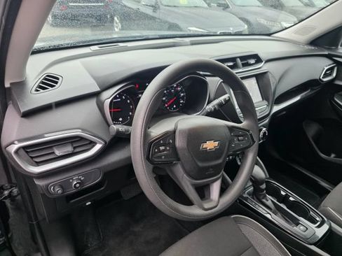 Used 2021 Chevrolet TrailBlazer LS FWD image 13