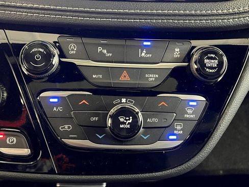 New 2026 Chrysler Pacifica Select image 21