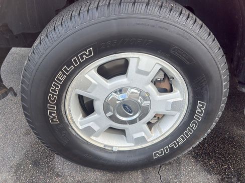 Used 2014 Ford F150 XLT image 10