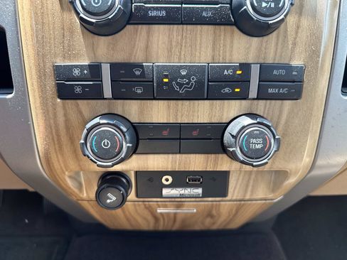 Used 2011 Ford F150 Lariat w/ Lariat Chrome Pkg RWD image 25