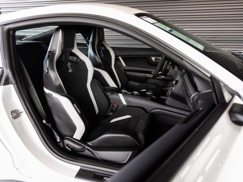 Used 2020 Ford Mustang Shelby GT500 w/ Carbon Fiber Track Pack image 26