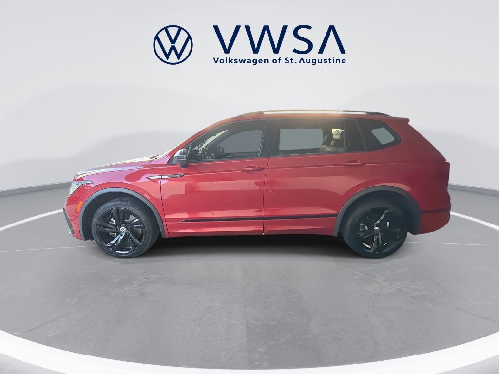 Certified 2024 Volkswagen Tiguan SE R-Line FWD image 5