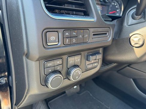 Used 2021 Chevrolet Tahoe Z71 w/ Luxury Package AWD/4WD image 19