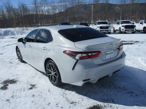 Used 2022 Toyota Camry SE image 7