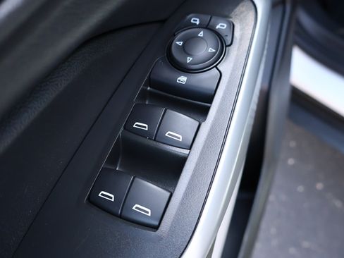 Used 2025 Chevrolet Trax LS w/ LS Convenience Package FWD image 8