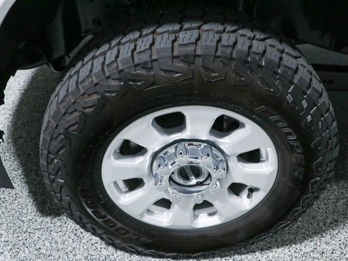 Used 2024 Ford F250 XLT w/ FX4 Off-Road Package AWD/4WD image 11
