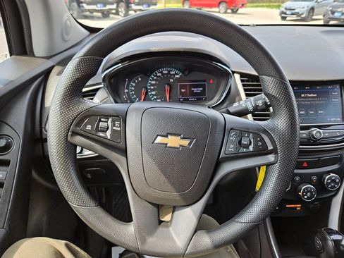 Used 2020 Chevrolet Trax LS w/ Tint and Cruise Package FWD image 12