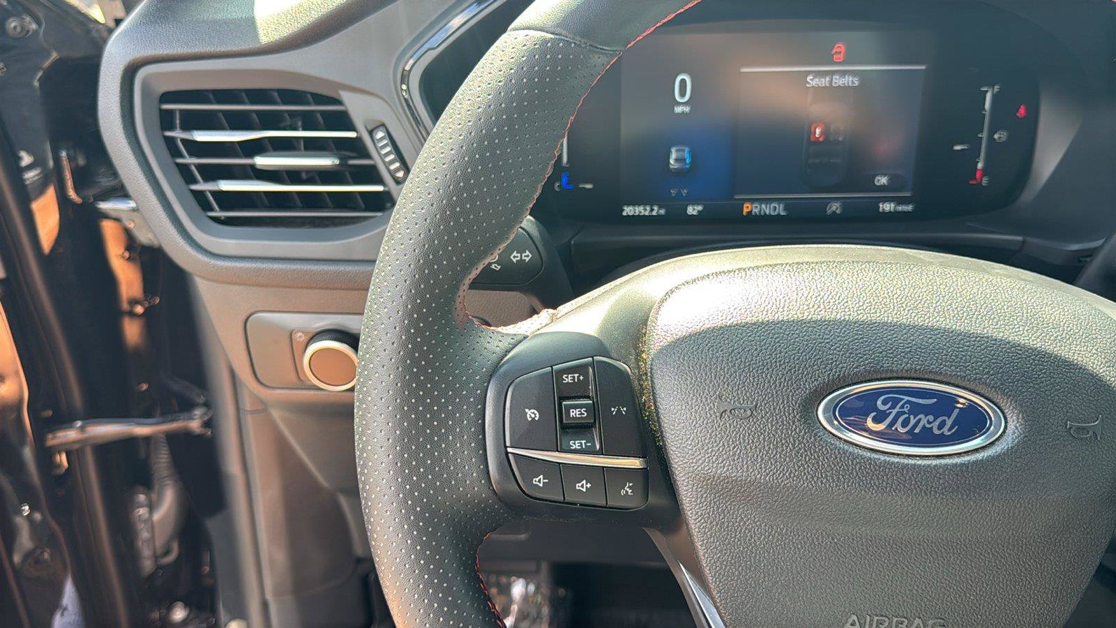Used 2025 Ford Escape ST-Line FWD image 13