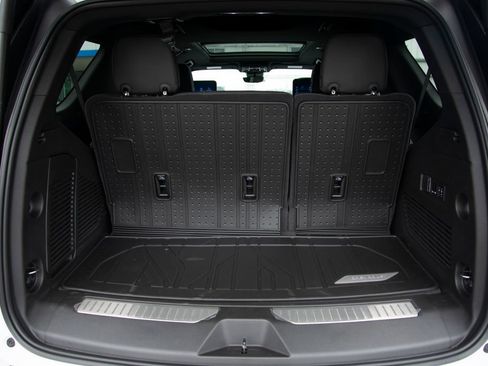 New 2026 Chevrolet Tahoe High Country AWD/4WD image 21