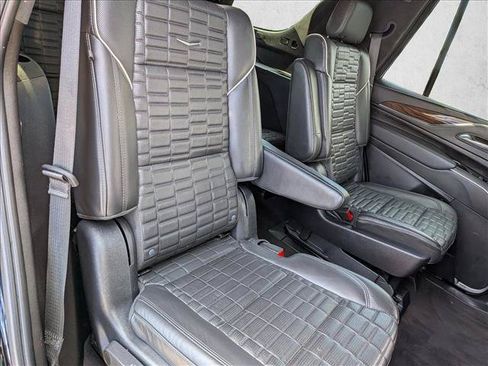 Used 2023 Cadillac Escalade Premium Luxury Platinum AWD/4WD image 17