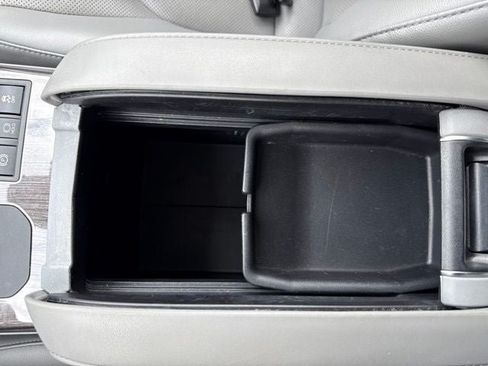 Used 2023 Toyota Highlander Platinum AWD/4WD image 43