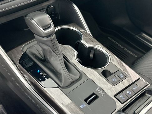 Used 2020 Toyota Highlander Platinum image 17