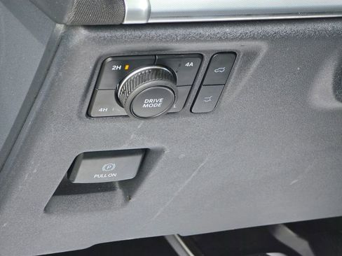 Used 2025 Ford Expedition Platinum AWD/4WD image 8