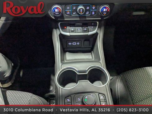 Used 2024 GMC Terrain SLE w/ Driver Convenience Package image 22