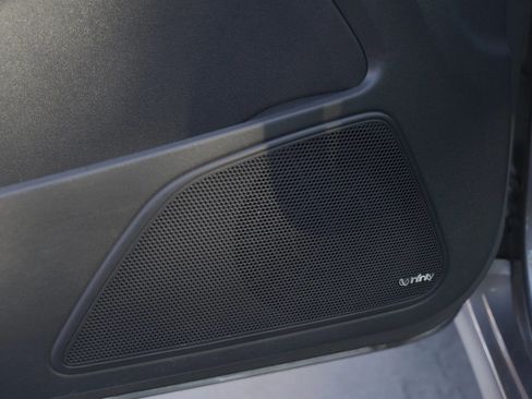 Used 2011 Hyundai Genesis 3.8 image 7