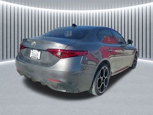 Used 2023 Alfa Romeo Giulia Veloce image 5