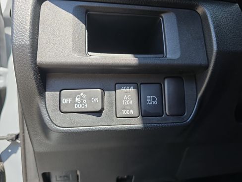 Used 2019 Toyota Tacoma TRD Sport AWD/4WD image 24
