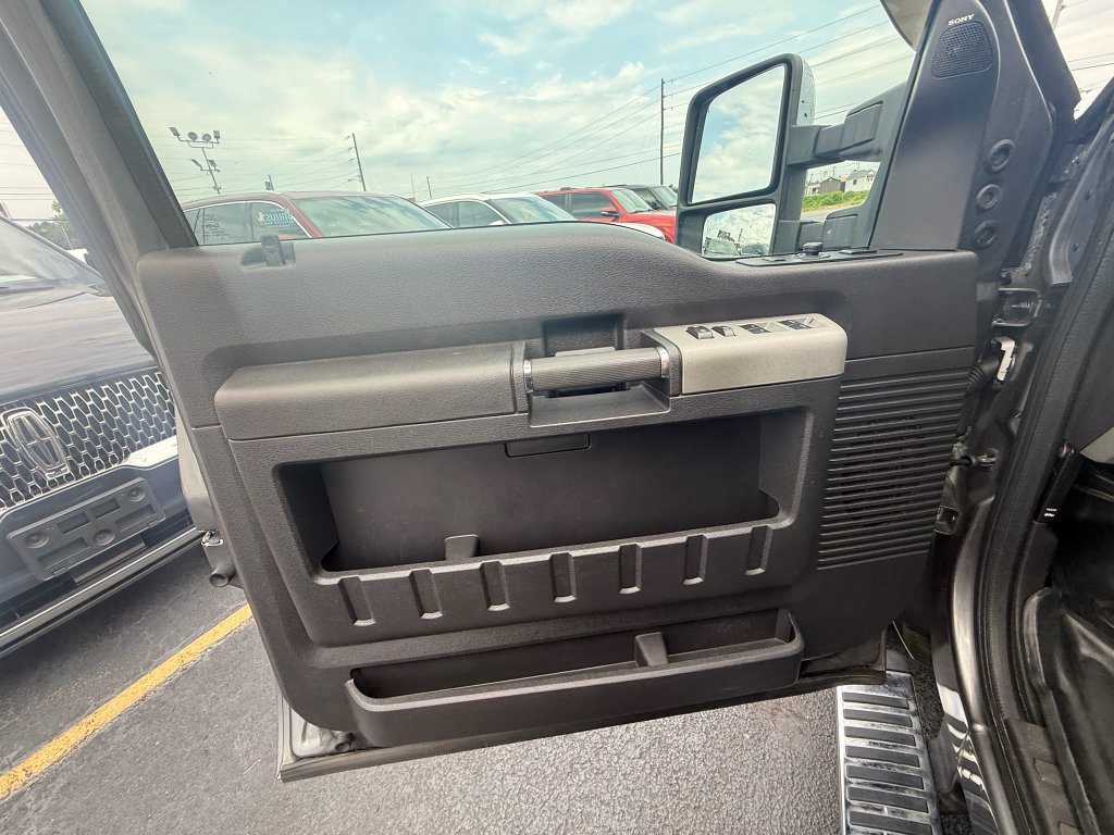 Used 2013 Ford F250 Lariat w/ Chrome Pkg RWD image 11