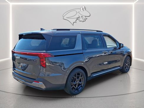 Used 2025 Kia Carnival SX FWD image 5