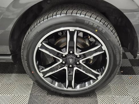 Used 2019 Ford Expedition Limited w/ Equipment Group 303A image 10