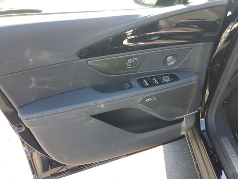New 2026 Lincoln Nautilus Reserve w/ Jet Appearance Package AWD/4WD image 8