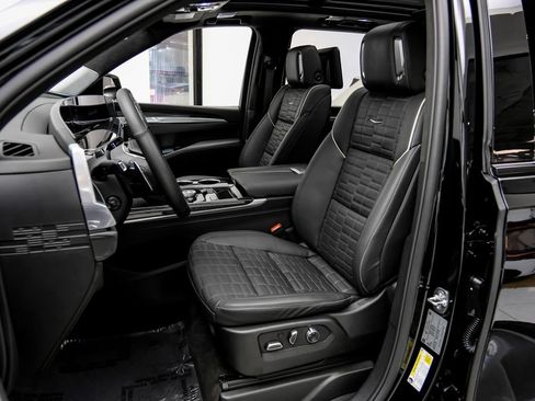 Used 2025 Cadillac Escalade V AWD/4WD image 47