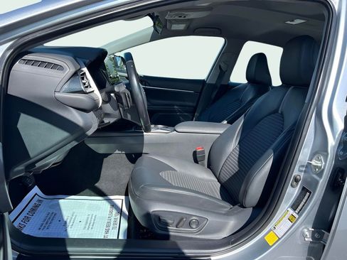 Used 2023 Toyota Camry SE image 8