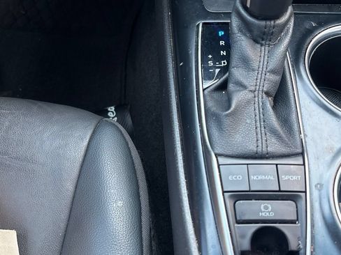 Used 2020 Toyota Camry XSE FWD image 14