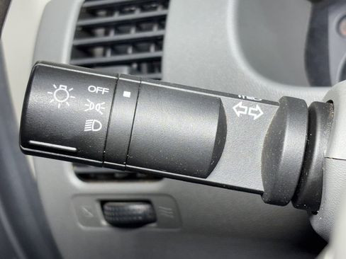 Used 2006 Nissan Frontier XE w/ (G01) XE Preferred Pkg image 32