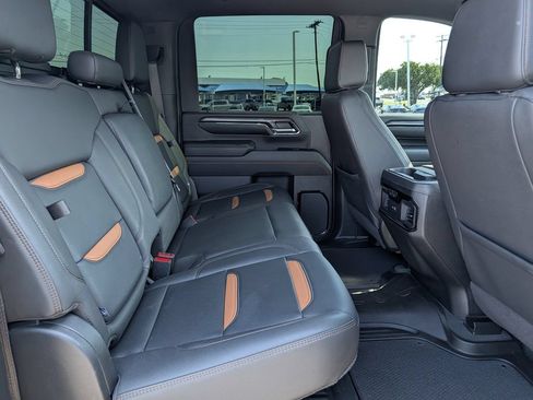 Used 2024 GMC Sierra 2500 AT4 w/ Technology Package AWD/4WD image 30