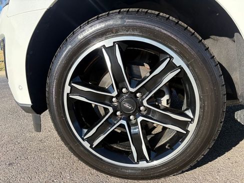 Used 2021 Ford Expedition Limited image 14