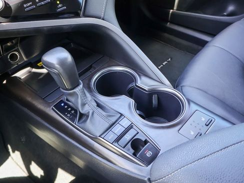 Used 2024 Toyota Camry XSE FWD image 18