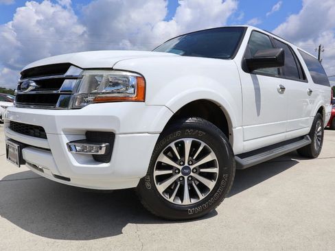 Used 2016 Ford Expedition EL XLT w/ Equipment Group 202A RWD image 2