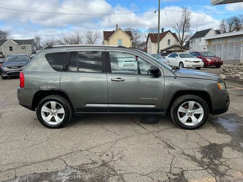Used 2012 Jeep Compass Sport image 2