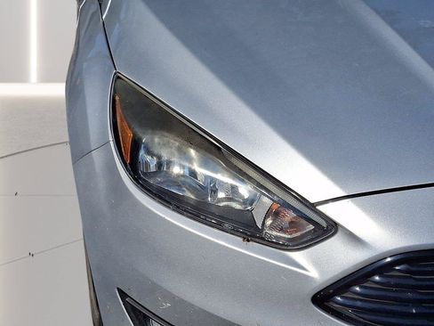 Used 2018 Ford Focus SE w/ SE Appearance Package FWD image 13